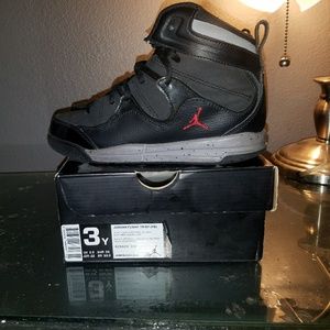 Youth Girls Jordan flights